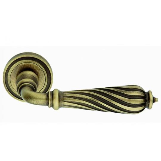 fem kilincs klasszikus bronz nyilaszaro ajto polgari elegans felujitas lameridiana.JPG